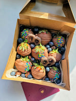 Load image into Gallery viewer, Sweet Treat Boxes &amp; Chocolate-Dipped Strawberries
